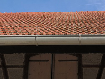 POSE DE GOUTTIERES PVC 91, 92 ET 94